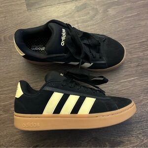 Women’s Adidas Grand Court Alpha '00s sneaker size 10